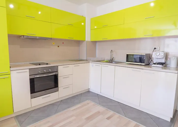 Sunny Flat With Pool Apartament