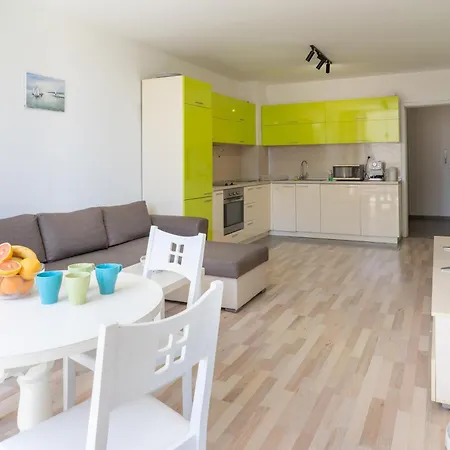 Appartement Sunny Flat With Pool *