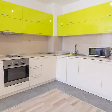 Sunny Flat With Pool Apartamento