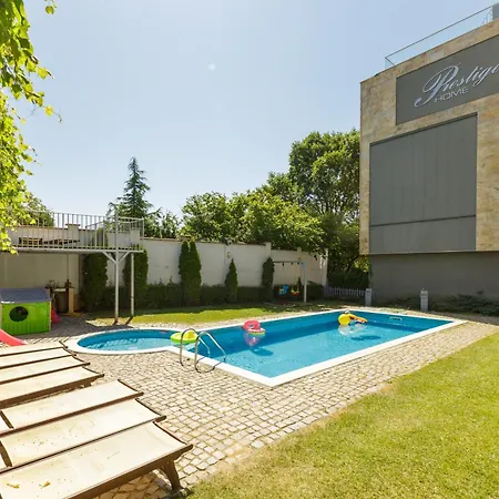 Sunny Flat With Pool Varna
