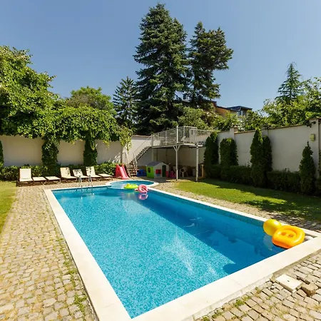 Sunny Flat With Pool * Varna