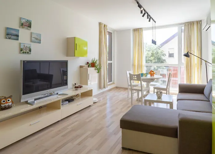 Appartement Sunny Flat With Pool *