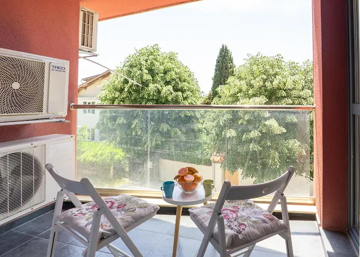 Sunny Flat With Pool Appartement Varna